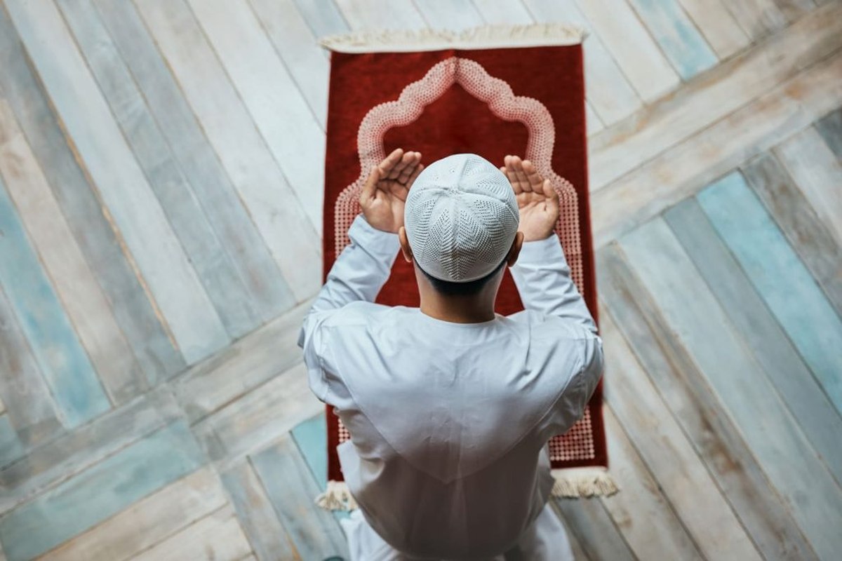 Peut-on embrasser un mort après le lavage mortuaire islam ?